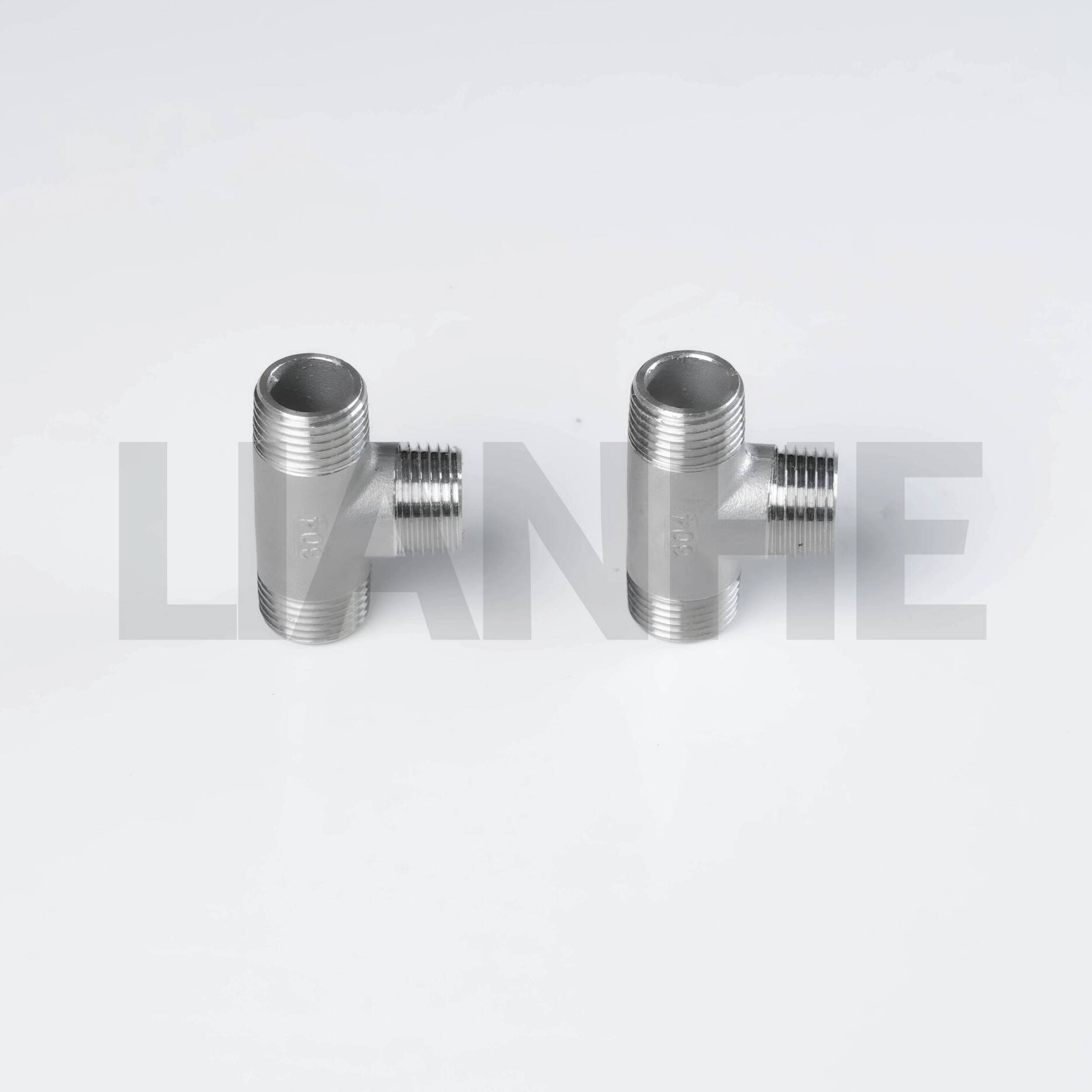 T in acciaio inossidabile con filettatura M/M/M Classe 150