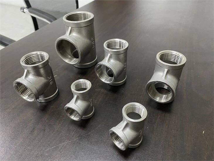 Tee in acciaio inossidabile con filettatura Bspt Class150